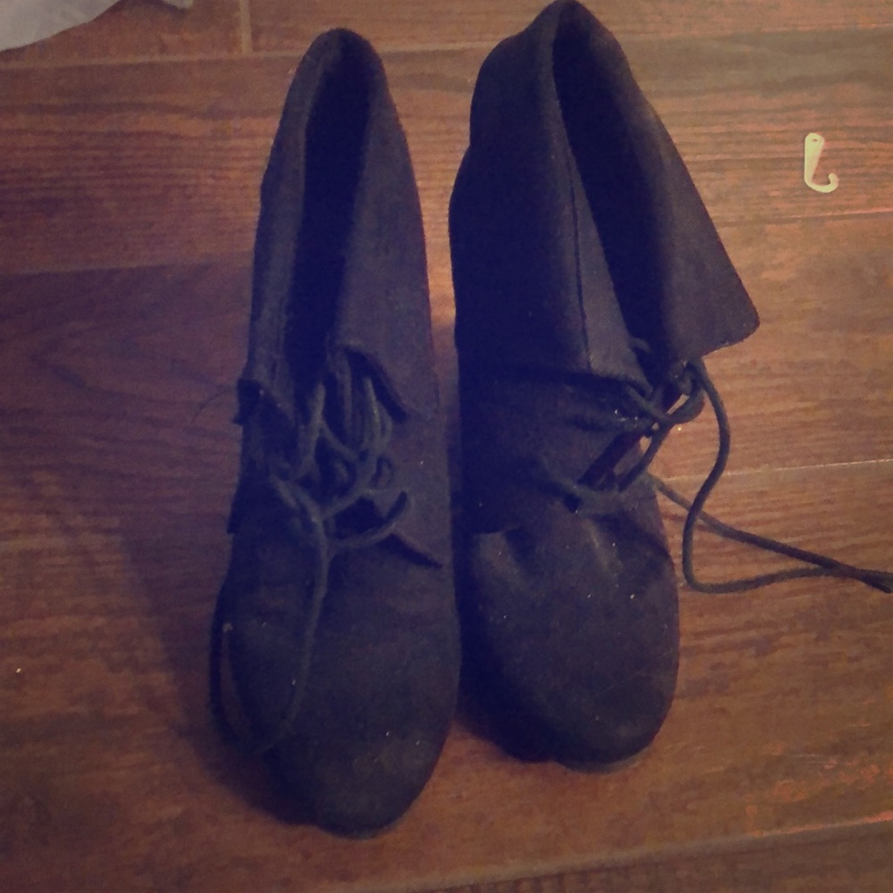 Black heeled booties